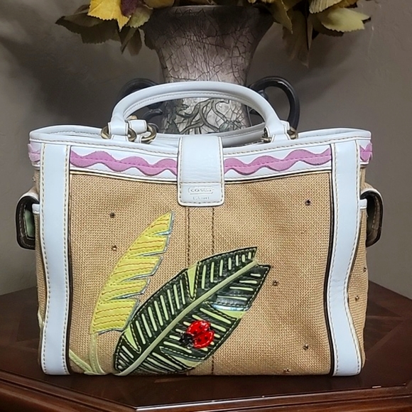 COACH EUC Ltd Edition Leafy 🐞 Straw Leather Tote Bag & 🐝Writslet ❤️ - Picture 3 of 16